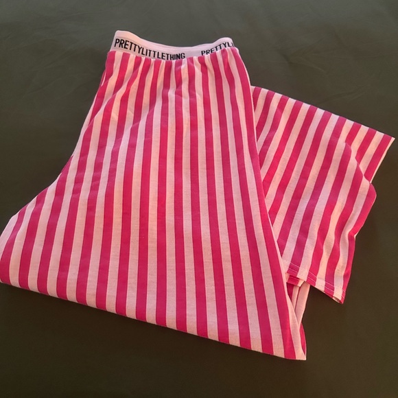 PrettyLittleThing PJ's - Picture 2 of 5